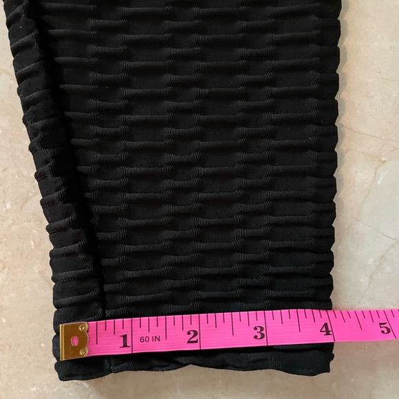 Black Textured Leggings with Scrunch Butt - Picture 7 of 10